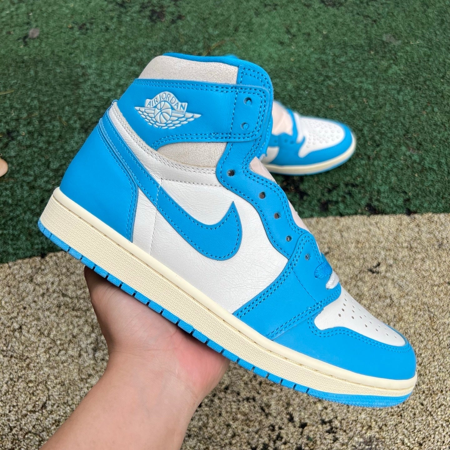 AJ1