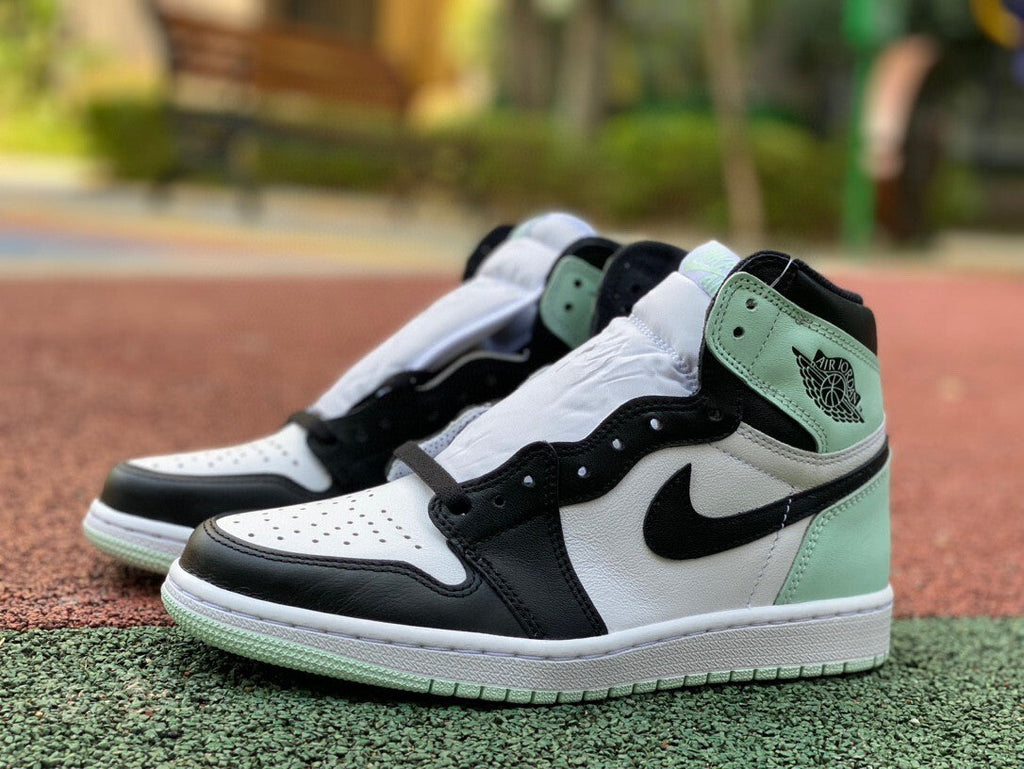 AJ1